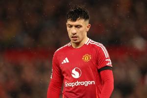 记者：利桑德罗计划于10月底或11月初复出，曼联不急于让他回归