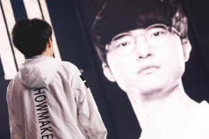 T1对战DK赛前，LOL官方分享ShowMaker&Faker并配文：今天