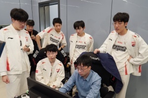 背锅侠！不敌TES无缘亲手晋级S赛 AL落败最大原因是？