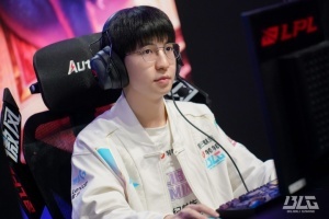 渺小战胜伟大！BLG三连冠中有两次是在TES头上拿下