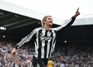 电讯报：纽卡需要清楚沃尔特马德如何接球，并确保有球员与他配合