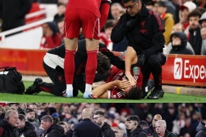 回声报：莱奥尼缺阵时间将以数月计算，医疗组担心情况严重