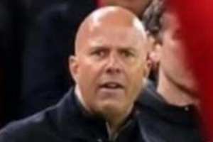 今日趣图：你什么007？阿隆索斯洛特0平0负7胜 塔子0英超0欧冠7年