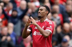 BBC：利物浦中卫选择极其有限，如有必要赫拉芬贝赫可能回撤