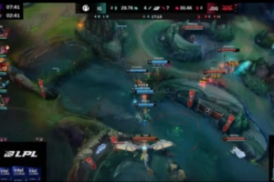 管泽元：为啥小龙团没人排草丛视野，这时候要沟通一下啊