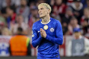 太阳报：部分曼联球员对加纳乔的遭遇感到惋惜，认为他只是被带坏