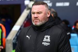 18岁谁更强？欧文节目称自己当时更强，鲁尼不认同但表示尊重前辈