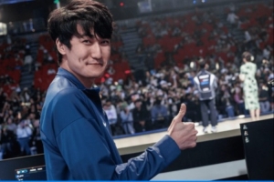 LOL官推晒Karsa在幕后给Knight比赞的照片：Karsa & Knight