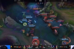 Wolf复盘狂点T1选手操作：下面挖掘机E闪上面蔚QR？nice！不看了