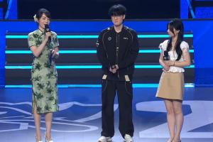 这才是闯中职业态度！Viper全程中文接受余霜采访 翻译没事干