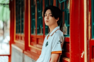 G2晒HansSama照片配文：BLG无法与之匹敌的气质