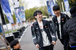 S15世界赛进行至第三天，仅有Flandre使用挖掘机获胜，且三场全胜