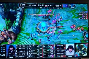 打野玩命帮 哥哥玩命送！JackeyLove前期领先后期暴毙 仅打出2-5-3的战绩